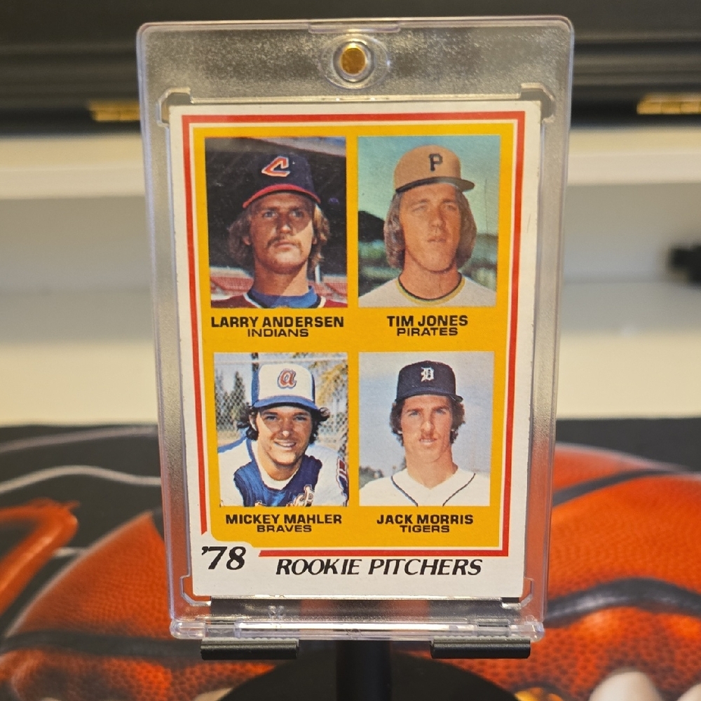 1978 TOPPS 703 ROOKIE PITCHERS MINT